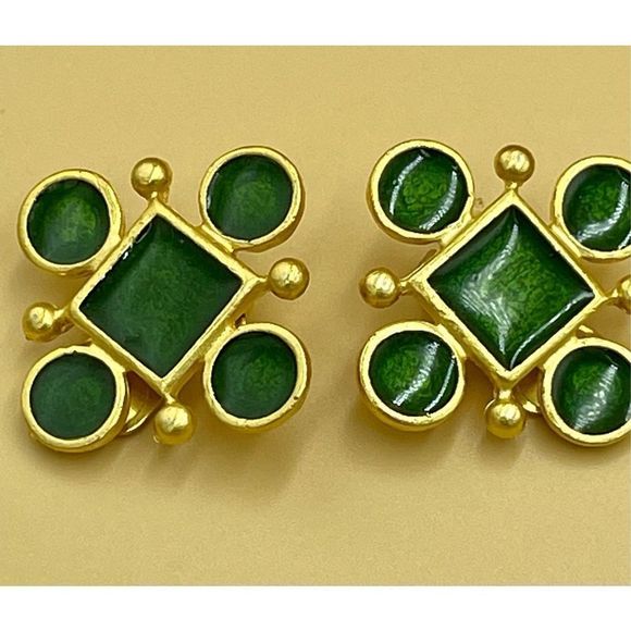 Vintage Gold & Green Clip On Earrings - Picture 1 of 5